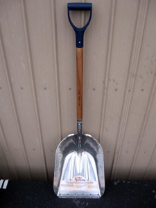 SCOOP SHOVEL